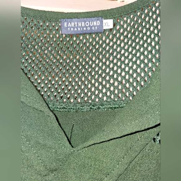 Earthbound Trading green top size XL - Picture 2 of 5